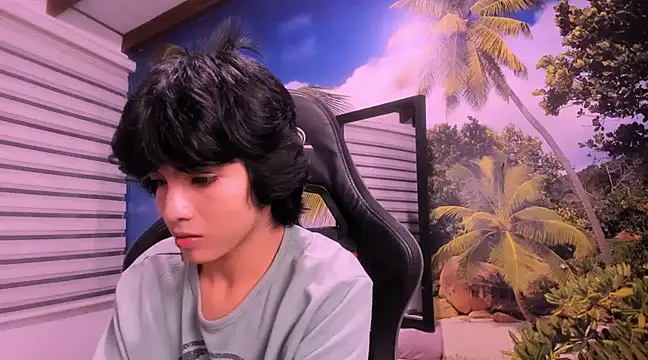 Snapshot of AllanYong18 chatting on January 2025 07:25:02 AM AllanYong18 online show from January 2025 07:25:02 AM