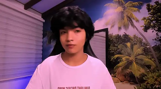 Snapshot of AllanYong18 chatting on January 2025 01:29:01 AM AllanYong18 online show from January 2025 01:29:01 AM