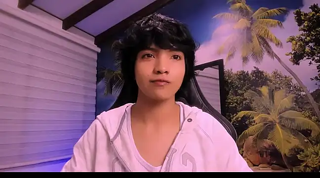 Snapshot of AllanYong18 chatting on January 2025 12:57:02 AM AllanYong18 online show from January 2025 12:57:02 AM