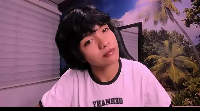 Snapshot of AllanYong18 chatting on January 2025 12:48:02 AM AllanYong18 online show from January 2025 12:48:02 AM