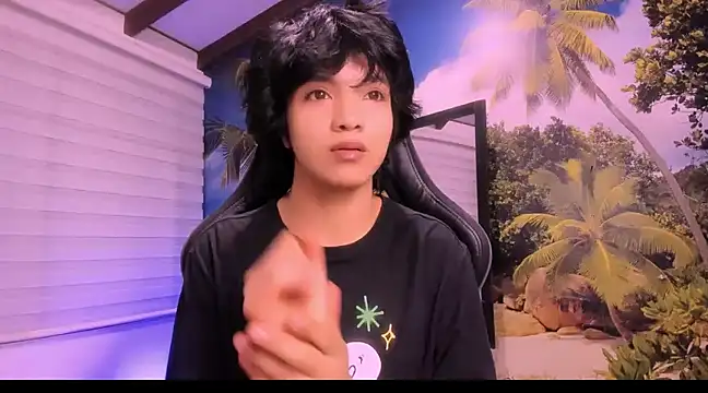 Snapshot of AllanYong18 chatting on January 2025 12:12:01 AM AllanYong18 online show from January 2025 12:12:01 AM