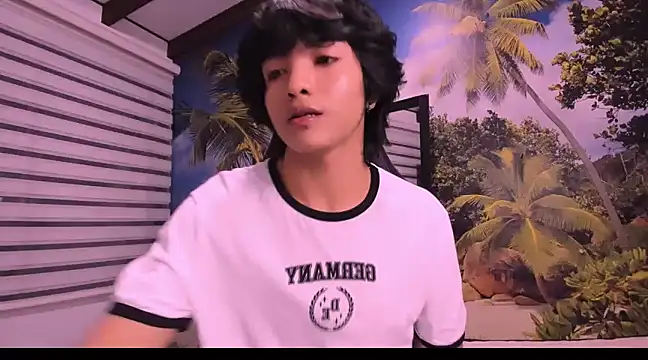 Snapshot of AllanYong18 chatting on February 2025 08:08:01 AM AllanYong18 online show from February 2025 08:08:01 AM