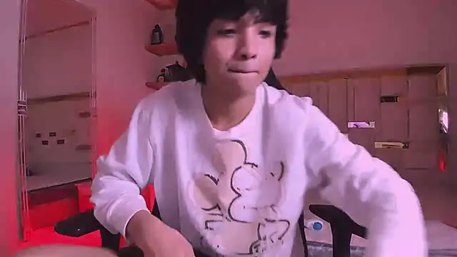 Snapshot of AllanYong18 chatting on March 2025 08:59:01 AM AllanYong18 online show from March 2025 08:59:01 AM