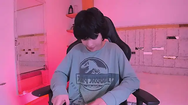 Snapshot of AllanYong18 chatting on March 2025 07:27:02 AM AllanYong18 online show from March 2025 07:27:02 AM