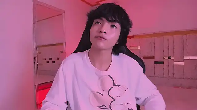 Snapshot of AllanYong18 chatting on March 2025 09:24:02 AM AllanYong18 online show from March 2025 09:24:02 AM