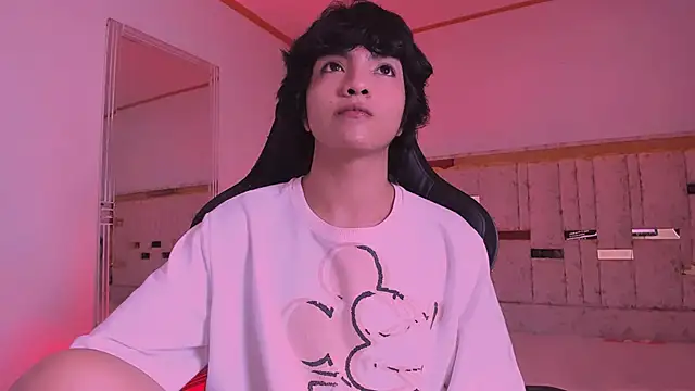 Snapshot of AllanYong18 chatting on March 2025 12:40:02 PM AllanYong18 online show from March 2025 12:40:02 PM