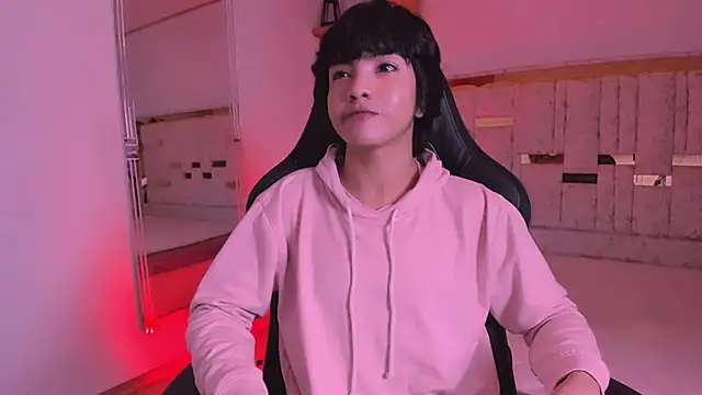 Snapshot of AllanYong18 chatting on March 2025 02:32:01 AM AllanYong18 online show from March 2025 02:32:01 AM