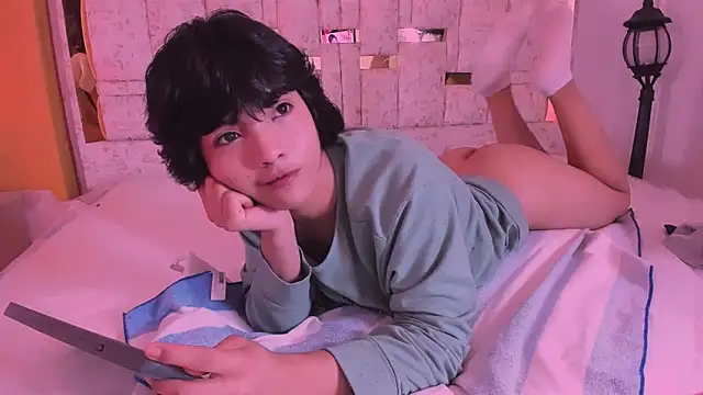 Snapshot of AllanYong18 chatting on March 2025 08:34:02 AM AllanYong18 online show from March 2025 08:34:02 AM