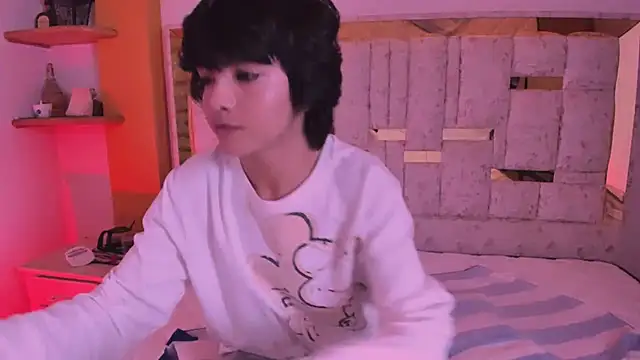 Snapshot of AllanYong18 chatting on March 2025 05:10:02 AM AllanYong18 online show from March 2025 05:10:02 AM