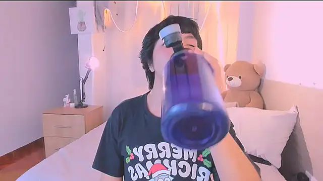 Snapshot of AllanYong18 chatting on September 2025 05:35:02 AM AllanYong18 online show from September 2025 05:35:02 AM