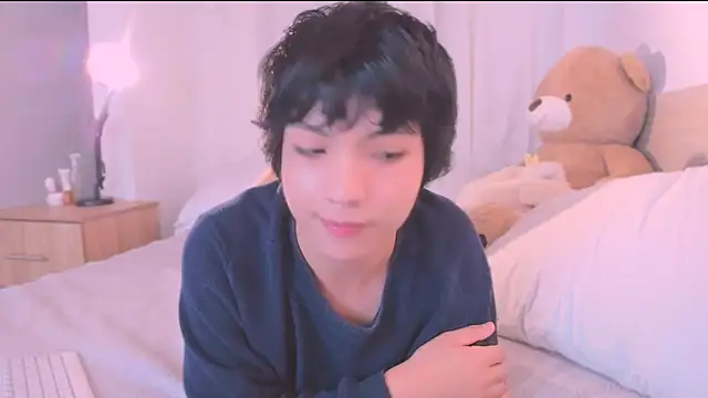 Snapshot of AllanYong18 chatting on September 2025 08:30:01 AM AllanYong18 online show from September 2025 08:30:01 AM