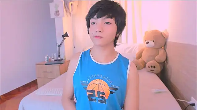 Snapshot of AllanYong18 chatting on October 2025 09:14:01 PM AllanYong18 online show from October 2025 09:14:01 PM