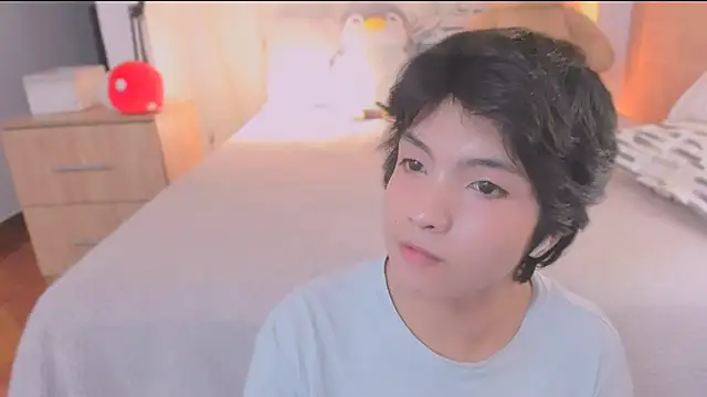 AllanYong18 online show from February 2026 07:17:01 AM