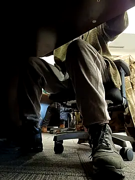 Snapshot of MrDaddyBbSnake chatting on March 2025 05:50:02 PM MrDaddyBbSnake online show from March 2025 05:50:02 PM