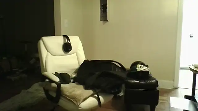 Snapshot of MrDaddyBbSnake chatting on November 2025 12:38:02 AM MrDaddyBbSnake online show from November 2025 12:38:02 AM