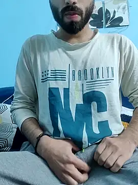 Snapshot of TOPMOON001 chatting on February 2025 12:21:01 PM TOPMOON001 online show from February 2025 12:21:01 PM