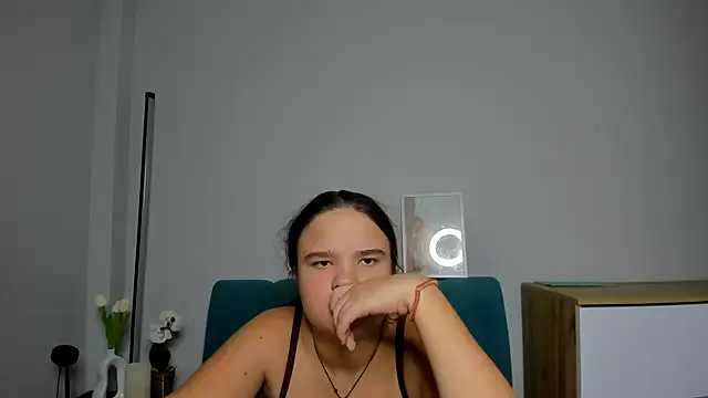 AdeleCruz online show from October 2025 12:13:02 PM