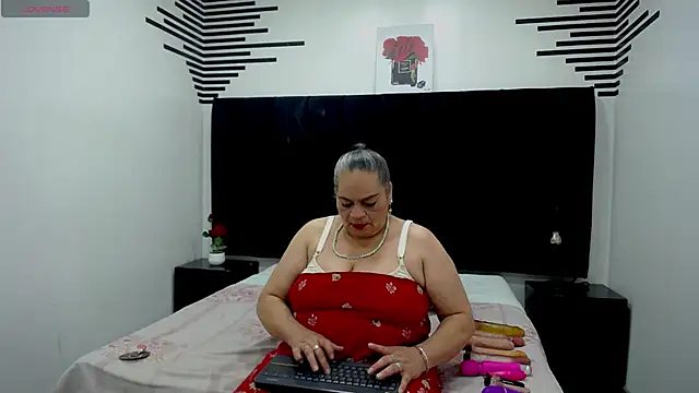 Snapshot of VickyBoobss chatting on September 2025 08:35:02 PM VickyBoobss online show from September 2025 08:35:02 PM