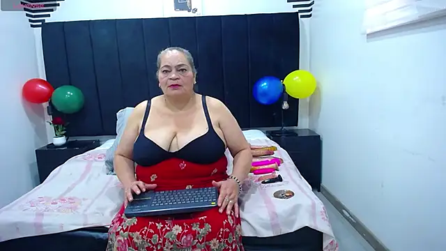 Snapshot of VickyBoobss chatting on October 2025 01:01:01 PM VickyBoobss online show from October 2025 01:01:01 PM