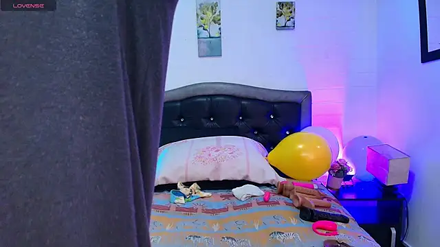 Snapshot of VickyBoobss chatting on April 2026 12:35:01 PM VickyBoobss online show from April 2026 12:35:01 PM