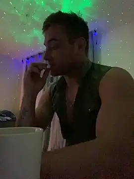 Snapshot of viamen chatting on January 2025 04:14:02 PM viamen online show from January 2025 04:14:02 PM