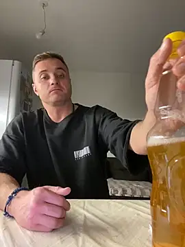 Snapshot of viamen chatting on October 2025 03:43:01 PM viamen online show from October 2025 03:43:01 PM