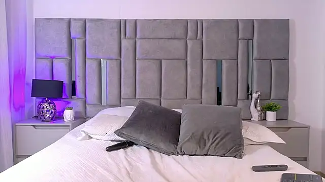 Karla Hudsson online show from November 2025 01:55:01 PM