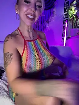 Snapshot of CheekyChels chatting on April 2026 09:08:01 PM CheekyChels online show from April 2026 09:08:01 PM