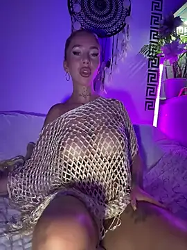 Snapshot of CheekyChels chatting on July 2026 09:39:02 PM CheekyChels online show from July 2026 09:39:02 PM