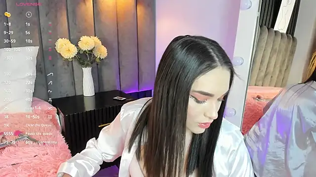 chelsea bolton  online show from September 2025 01:00:01 PM