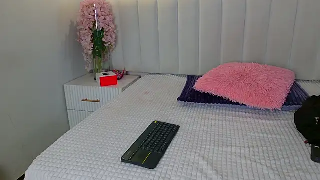 chelsea bolton  online show from July 2026 12:12:01 PM