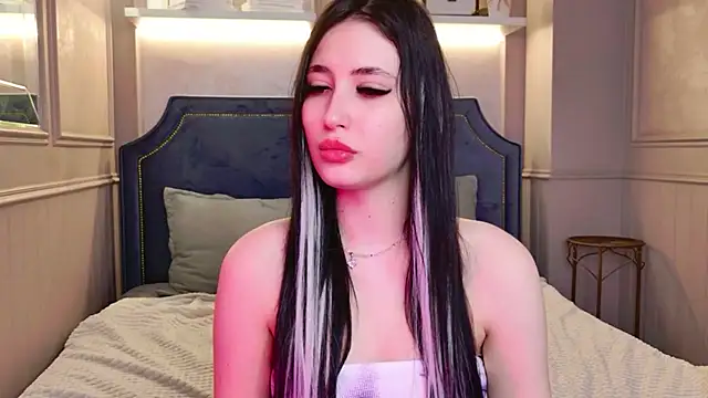 EmmaLawrens online show from March 2026 10:43:01 AM