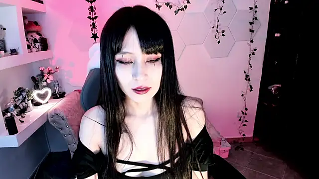 Snapshot of Effy_Devalk chatting on February 2025 02:04:02 PM Effy Devalk online show from February 2025 02:04:02 PM