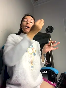 Aleska Miami online show from October 2025 01:56:01 PM