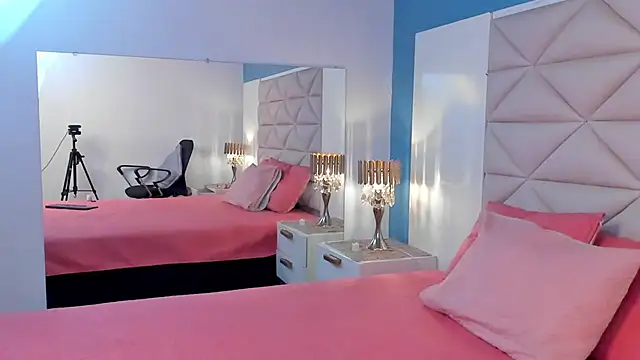 KarenSims online show from March 2025 07:32:02 PM