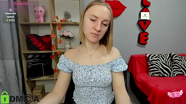 BeautyBlondy online show from November 2025 01:25:02 PM