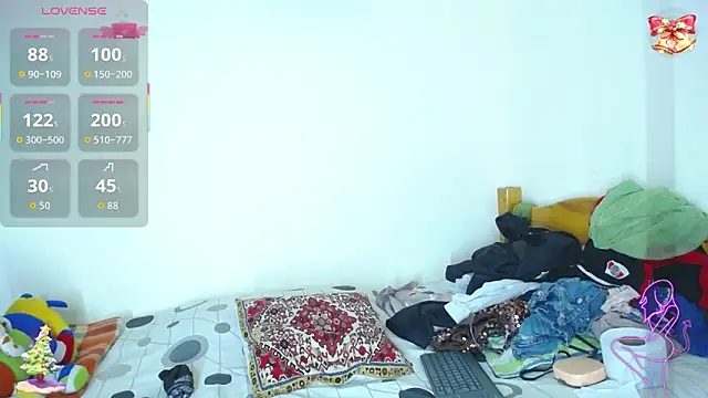 Snapshot of boysLittle chatting on December 2025 08:28:02 PM boysLittle online show from December 2025 08:28:02 PM