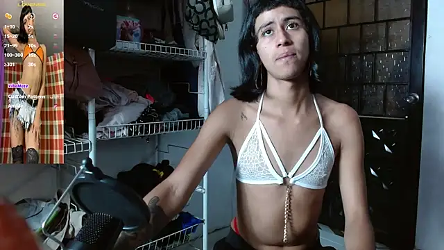 Snapshot of boysLittle chatting on March 2026 01:07:02 PM boysLittle online show from March 2026 01:07:02 PM