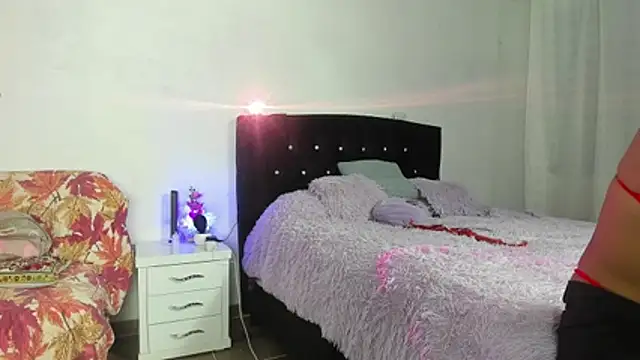 Snapshot of boysLittle chatting on March 2026 08:33:01 AM boysLittle online show from March 2026 08:33:01 AM