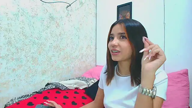 Rousse violett online show from March 2025 03:04:01 AM