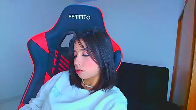 Rousse violett online show from September 2025 09:50:01 PM