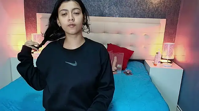 gabriela cortez online show from February 2025 07:38:02 PM