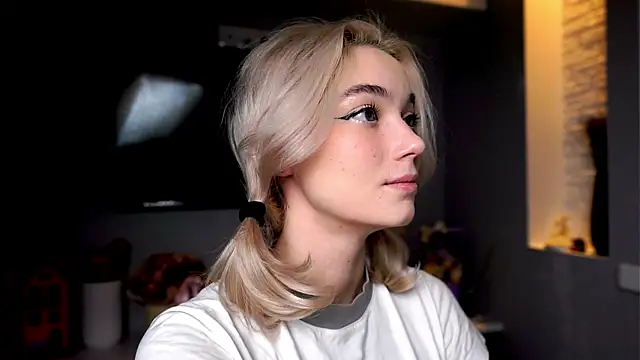 ileanacampbe online show from January 2025 04:48:01 AM