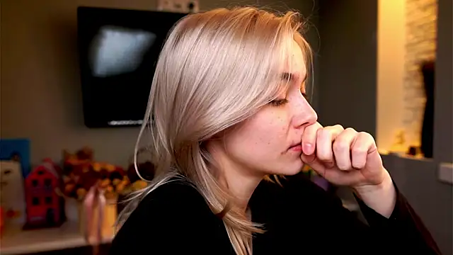 ileanacampbe online show from February 2025 04:48:01 AM