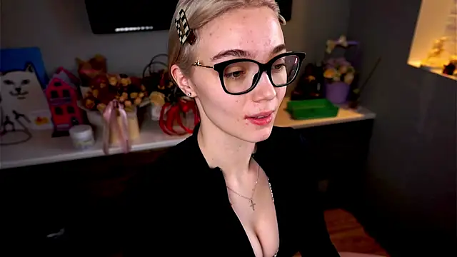 ileanacampbe online show from February 2025 05:53:01 AM