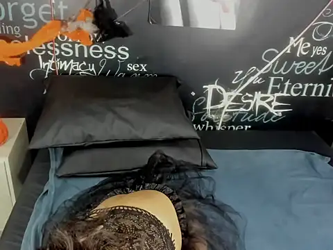 EmmySweett2 online show from October 2025 02:40:01 PM