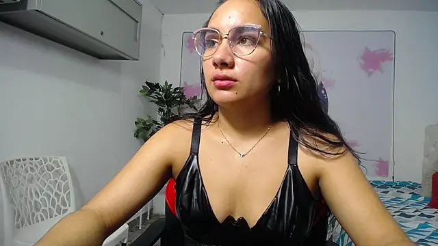 Maylin horny19 online show from April 2026 07:01:01 PM
