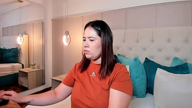 zoes milee online show from September 2025 04:09:02 PM