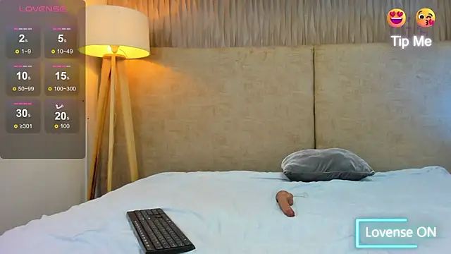 taylorsmiiith  online show from February 2025 07:16:01 PM