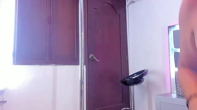 LucineArias online show from February 2025 12:00:02 AM